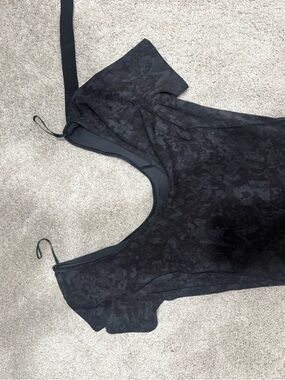 Women's lululemon Black Camouflage Seamless Tank - Unbranded